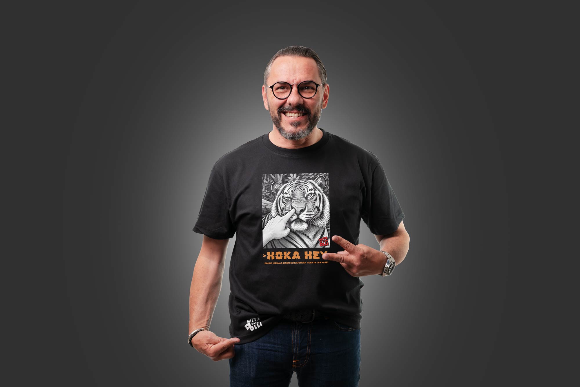 Olli im Hoka Hey T-shirt